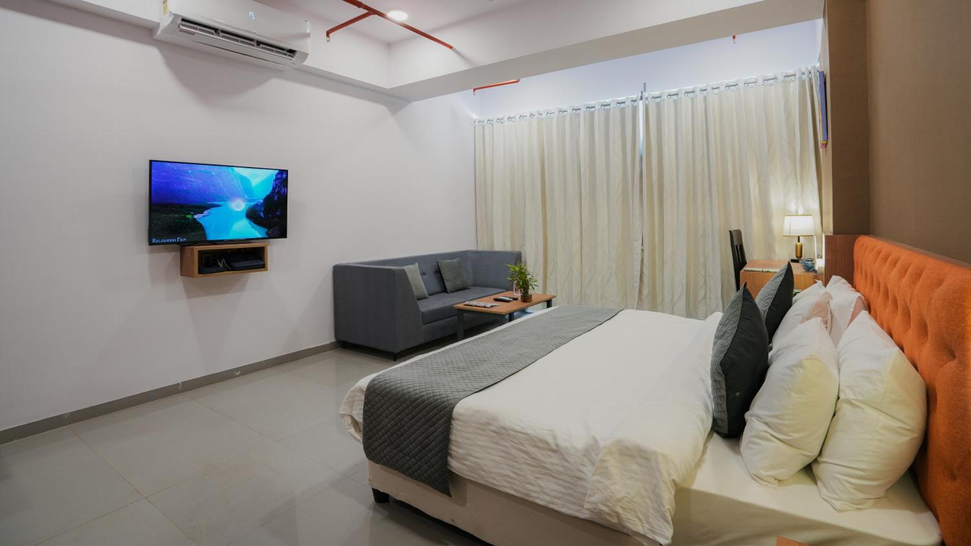 Hotel Downtown Gandhinagar Exterior foto